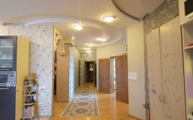 Продажа 4-комнатной квартиры, 144.5 м, Солодовникова