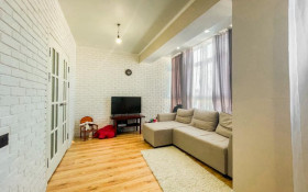 Продажа 2-комнатной квартиры, 42 м, Жунисова