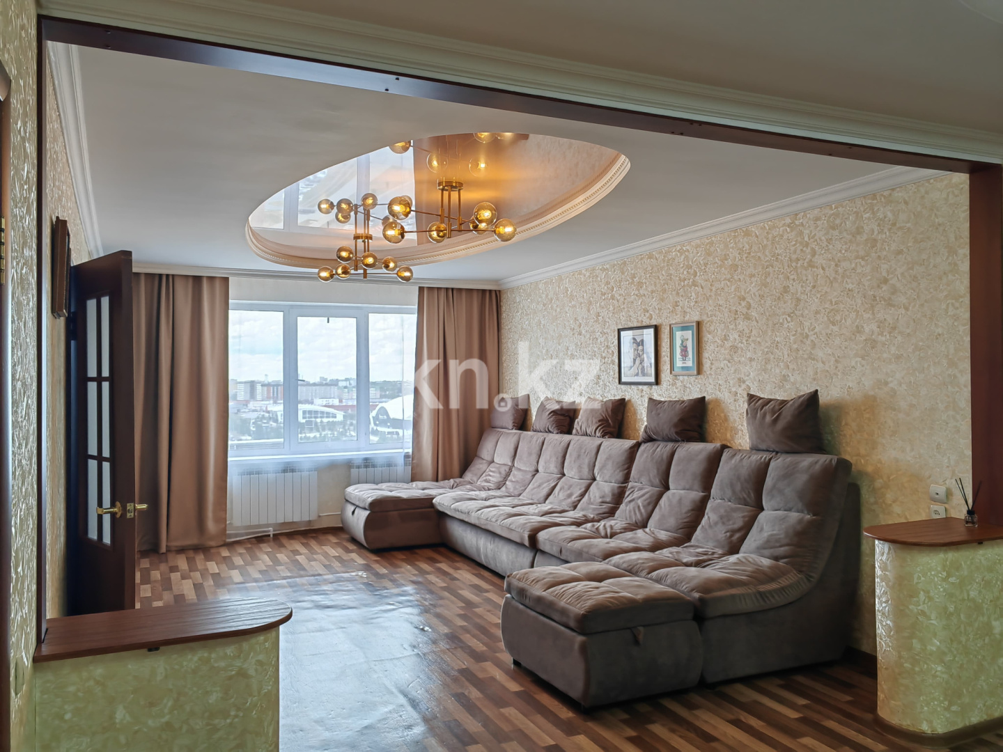 Продажа 4-комнатной квартиры, 122 м², пр. Республики, дом  40 в Караганде - фото 3