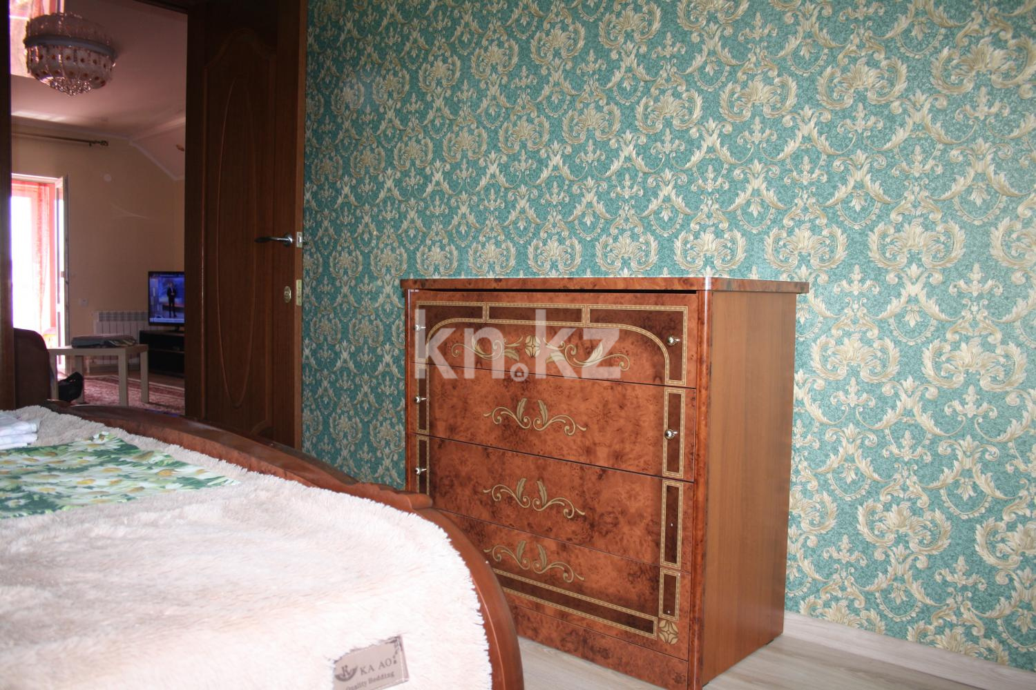 Аренда 3-комнатной квартиры посуточно, 75 м², ул. Победы, дом  105 в Уральске - фото 9