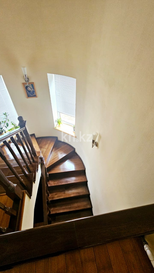 Продажа 7-комнатного дома, 379 м², мкр-н Самал-3 в Уральске - фото 16