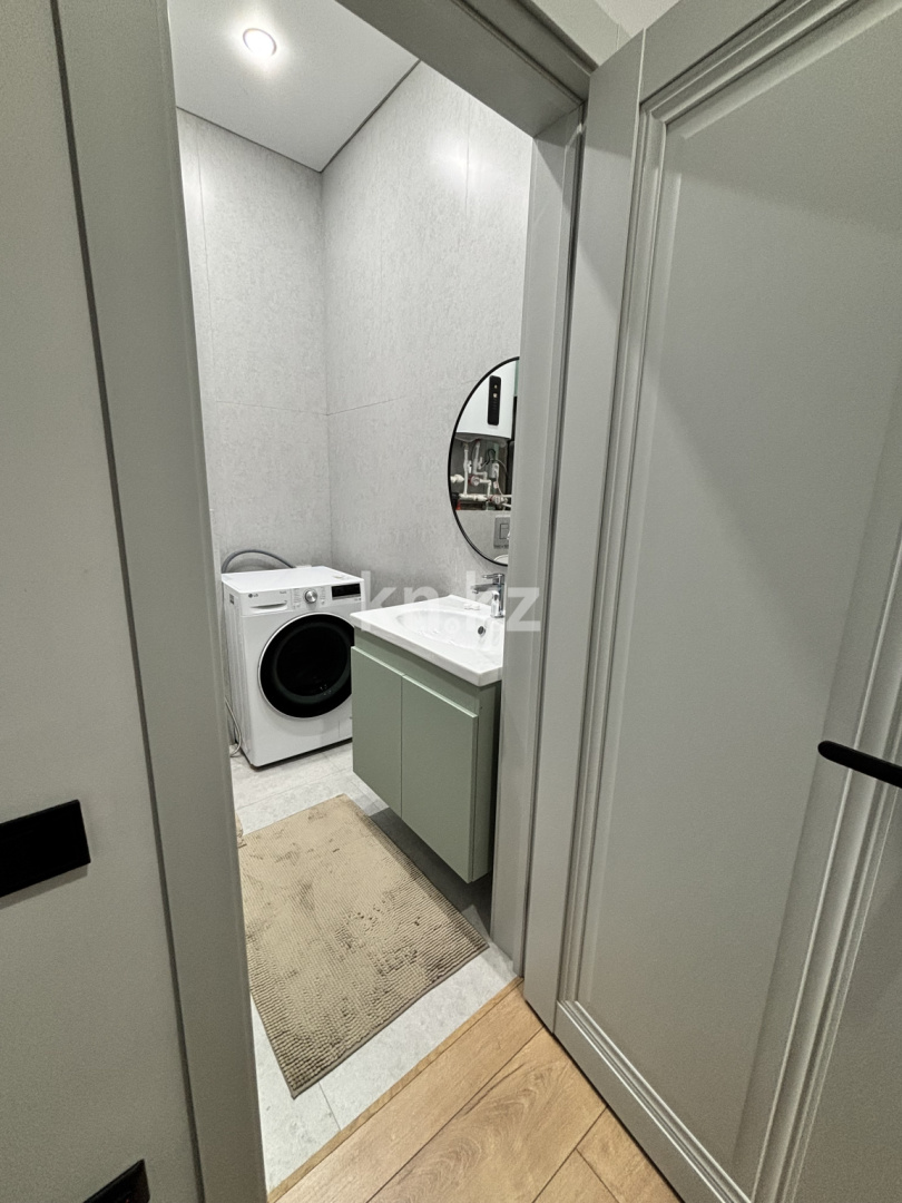 Продажа 4-комнатной квартиры, 105 м², ул. Кулкыбаева, дом  13 в Караганде - фото 5