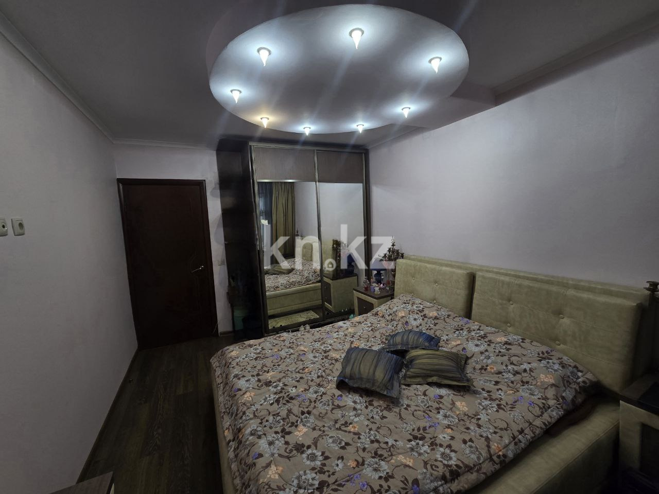 Продажа 4-комнатной квартиры, 80 м², ул. Жандосова в Алматы - фото 2