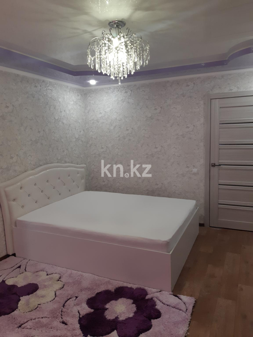 Аренда 3-комнатной квартиры посуточно, 70 м², Камзина, дом  20 в Павлодаре - фото 2