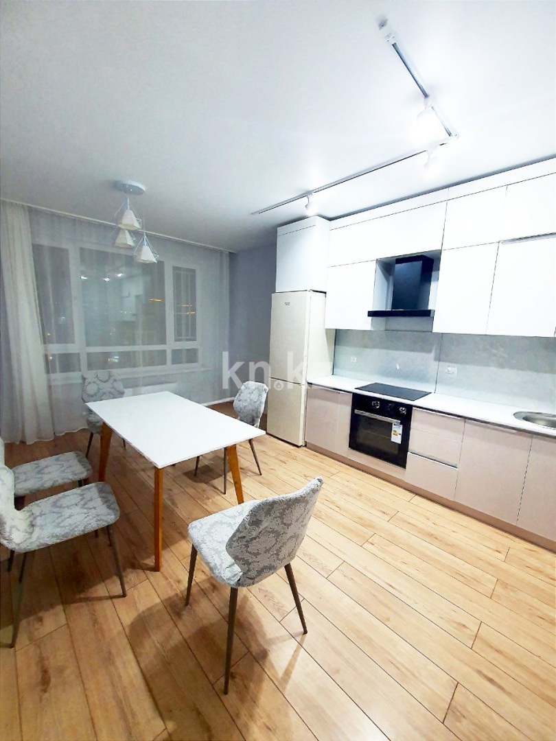 Аренда 3-комнатной квартиры, 90 м² в Астане