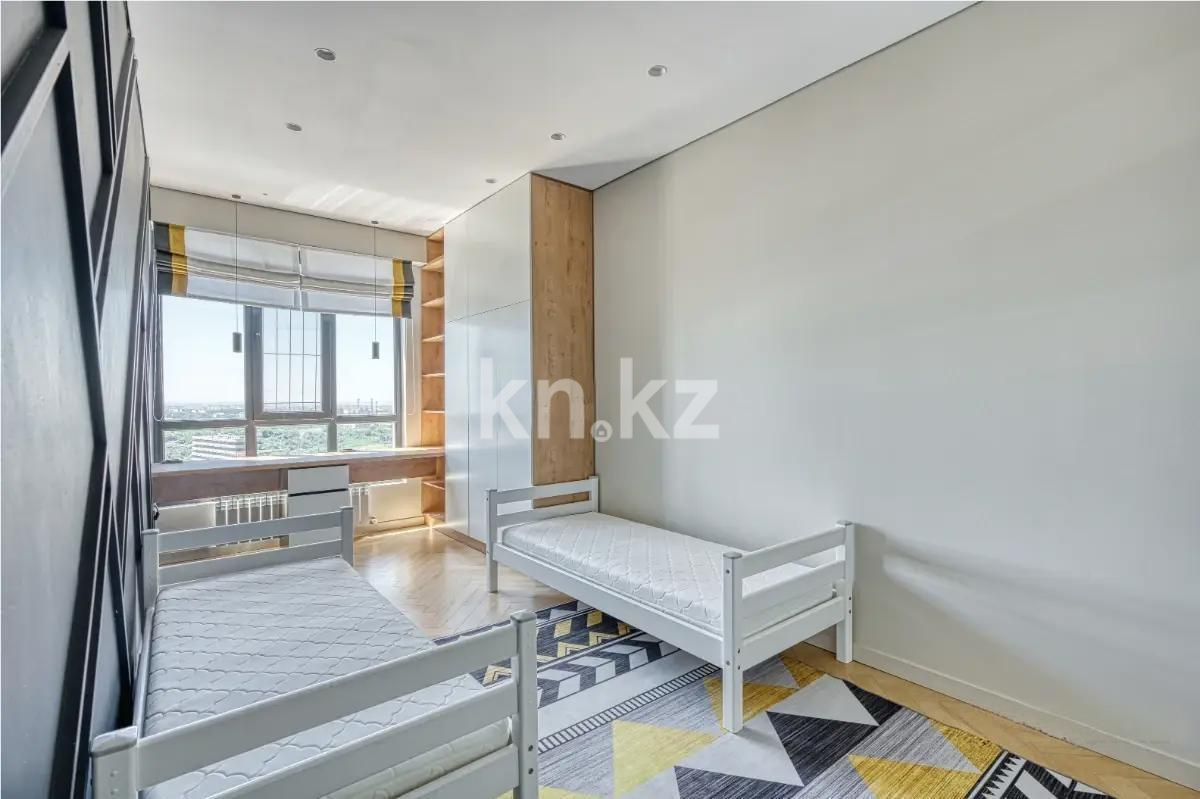 Продажа 4-комнатной квартиры, 105 м², пр. Абая, дом  164/6 в Алматы - фото 2