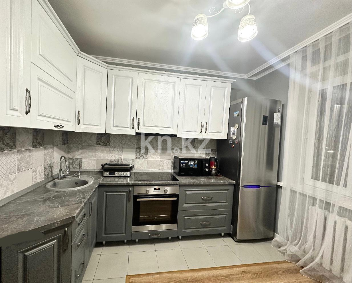 Продажа 3-комнатной квартиры, 65 м², ул. Муканова, дом  80 в Караганде - фото 5