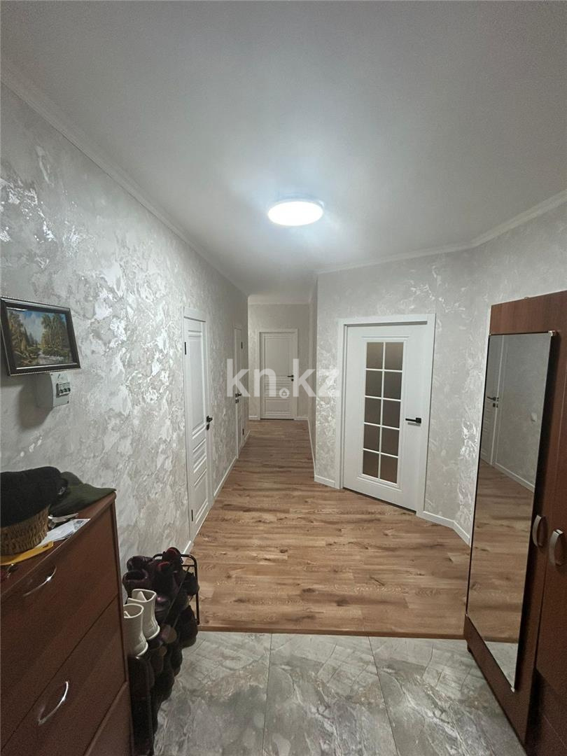 Продажа 4-комнатной квартиры, 83 м², пр. Абылай хана в Астане