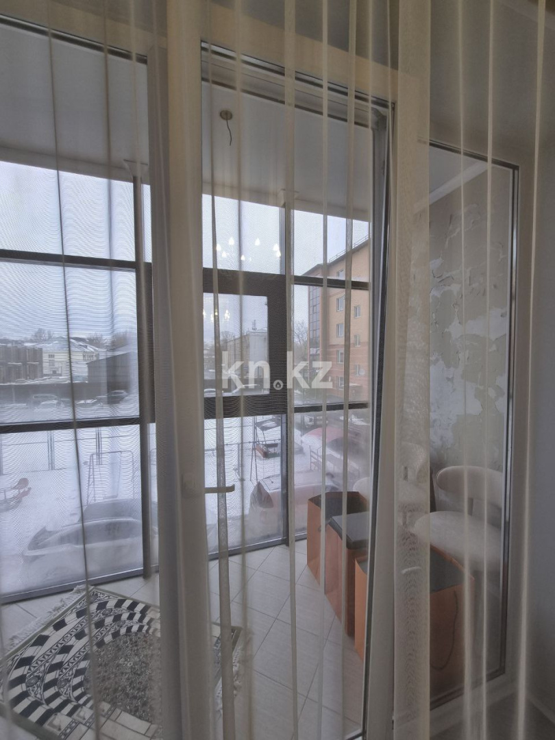 Продажа 3-комнатной квартиры, 85 м², Сакена Сейфуллина, дом  10 в Караганде - фото 15