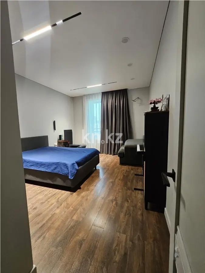 Продажа 4-комнатной квартиры, 167 м², мкр-н Самал-3, дом  25 в Алматы - фото 2