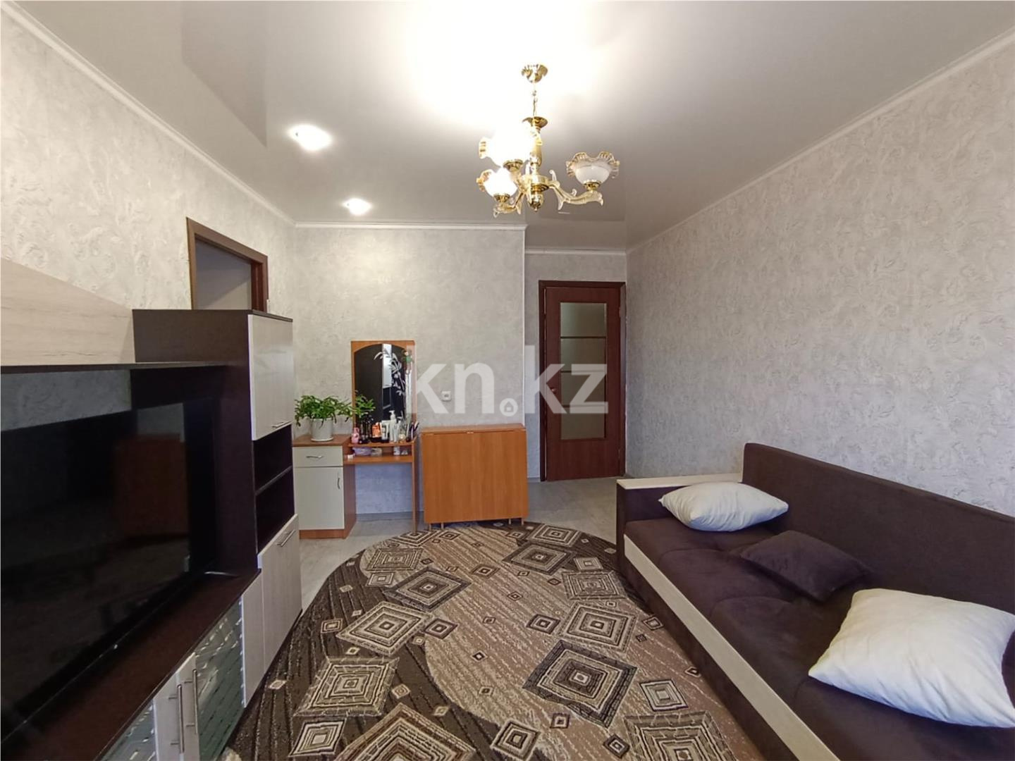 Продажа 3-комнатной квартиры, 51 м², 21 мкр., дом  9 в Караганде - фото 2