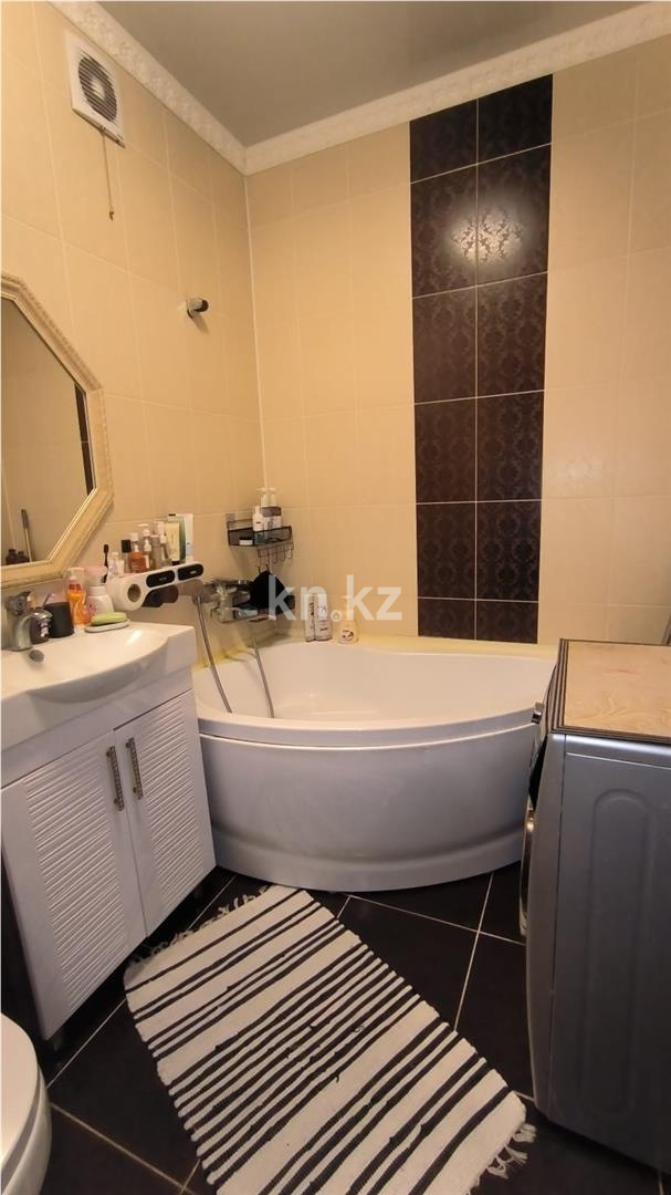 Продажа 3-комнатной квартиры, 81 м², ул. Сарыарка в Караганде - фото 14