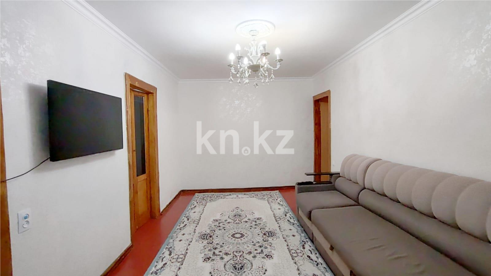 Продажа 4-комнатной квартиры, 61 м², мкр-н 17 в Караганде - фото 3