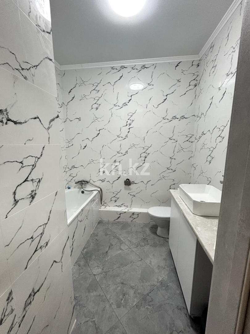 Продажа 2-комнатной квартиры, 42 м², ул. Ашимова, дом  21 в Караганде - фото 10