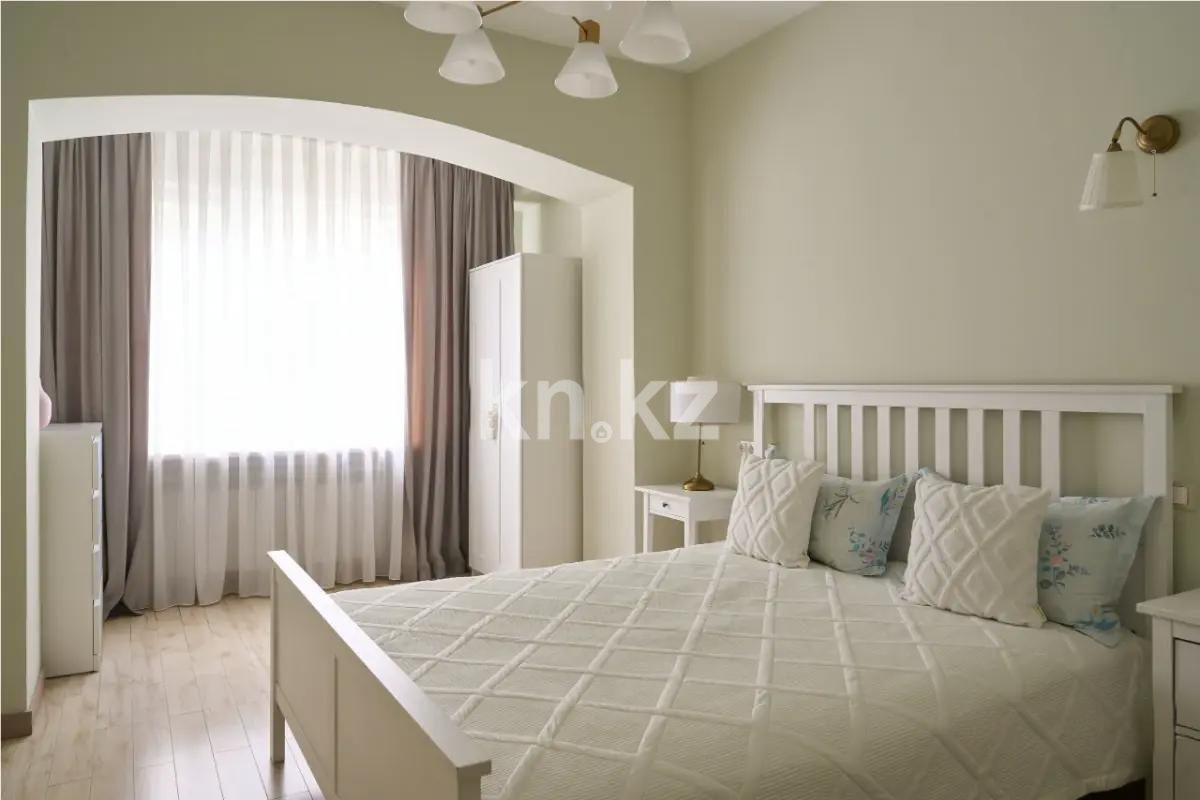 Продажа 4-комнатной квартиры, 160 м², ул. Ходжанова, дом  81 в Алматы - фото 2