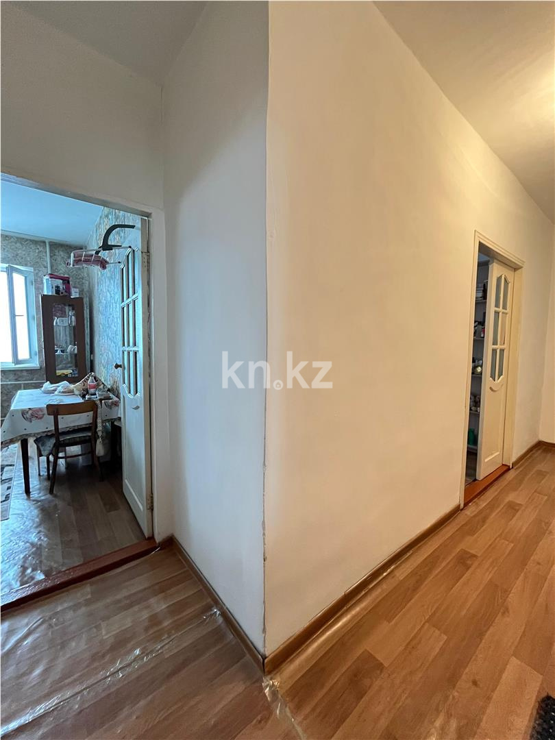 Продажа 2-комнатной квартиры, 60 м², пр. Шахтеров, дом  74 в Караганде - фото 4