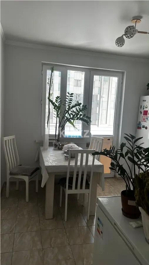 Продажа 3-комнатной квартиры, 70.4 м² в Алматы - фото 4