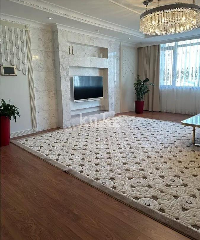 Продажа 4-комнатной квартиры, 176 м², пр. Кошкарбаева, дом  8 в Астане