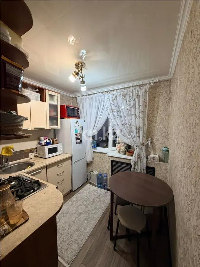 Продажа 3-комнатной квартиры, 64 м², 4 мкр., дом  6 в Алматы - фото 4