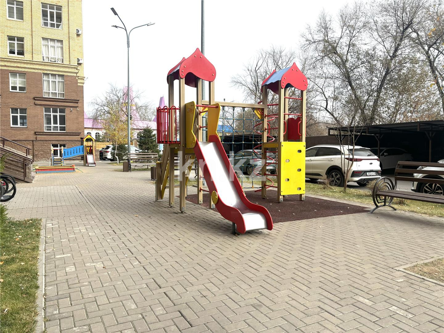 Продажа 2-комнатной квартиры, 94 м², ул. Аманжолова, дом  96/1 в Караганде - фото 17