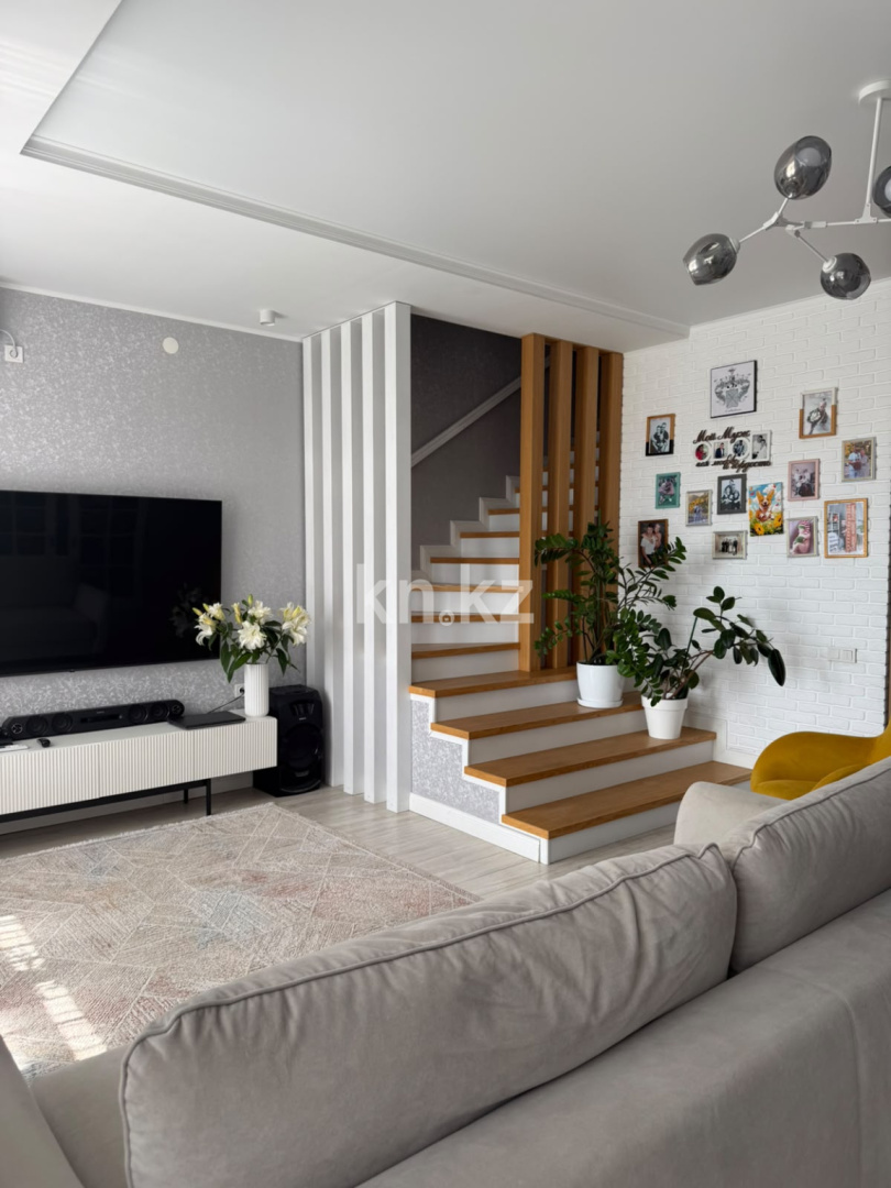 Продажа 4-комнатной квартиры, 138.4 м² в Караганде - фото 2