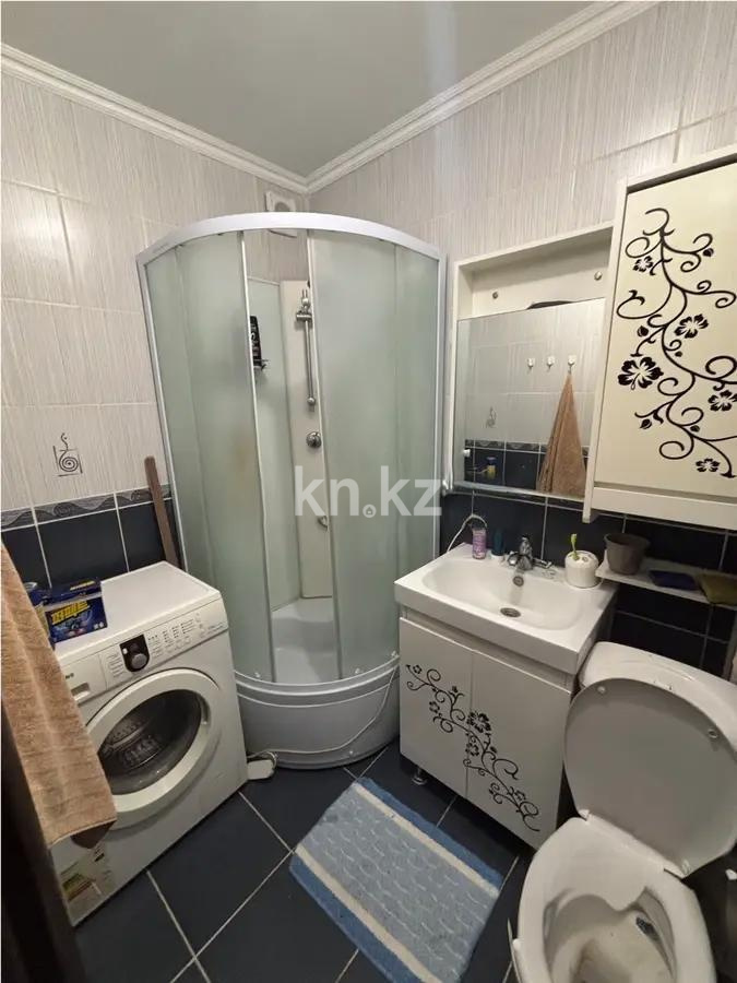 Продажа 3-комнатной квартиры, 62 м², ул. Дуйсенова, дом  111 в Алматы - фото 4