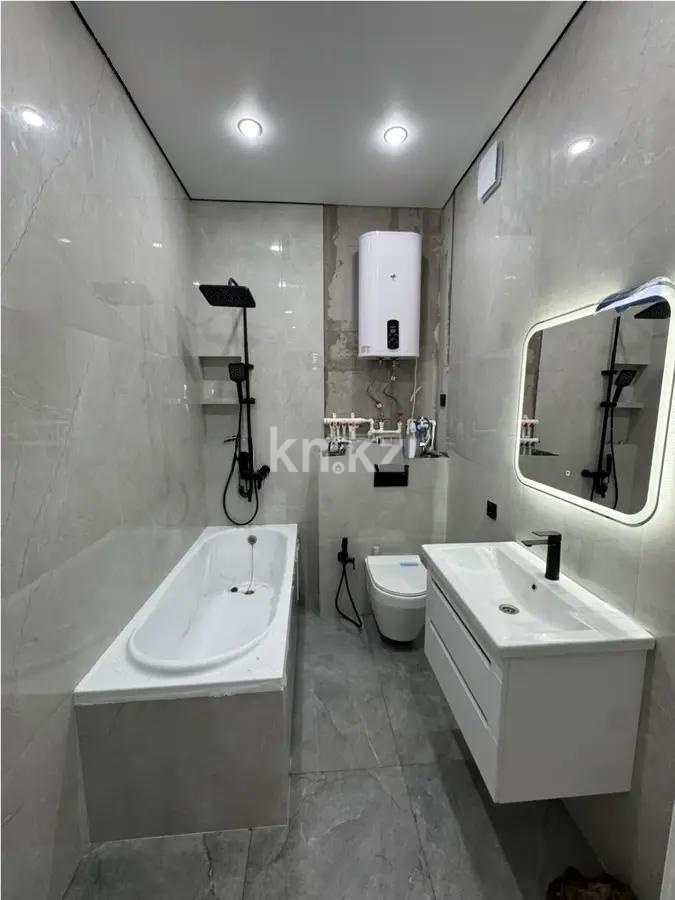 Продажа 2-комнатной квартиры, 62 м², 137 учетный квартал, дом  343 в Караганде - фото 3