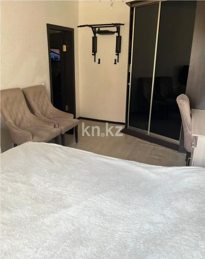 Продажа 3-комнатной квартиры, 61 м², пр. Шахтеров, дом  70 в Караганде - фото 3