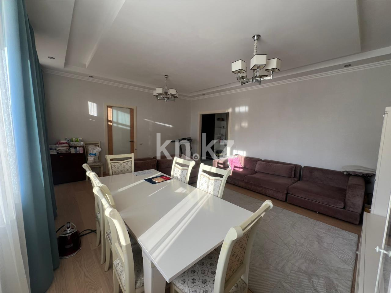 Продажа 4-комнатной квартиры, 150 м², ул. Аманжолова в Караганде - фото 2