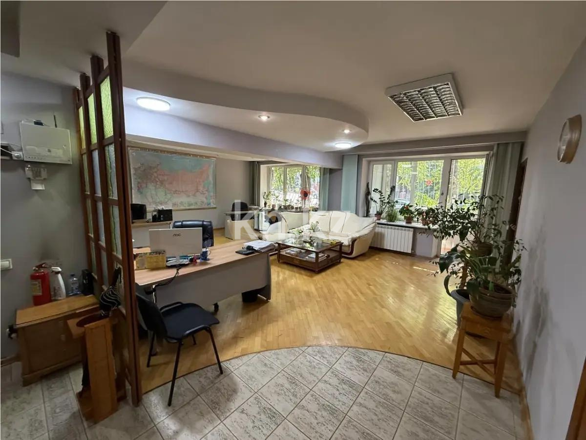 Продажа 4-комнатной квартиры, 150 м², ул. Кунаева, дом  162 в Алматы - фото 2