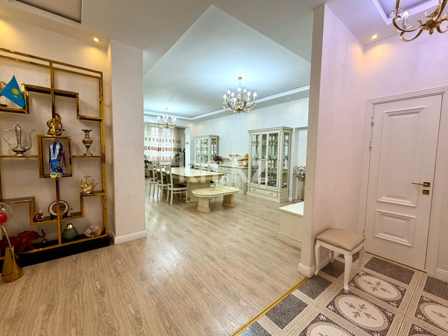 Продажа 4-комнатной квартиры, 138.6 м² в Алматы - фото 20