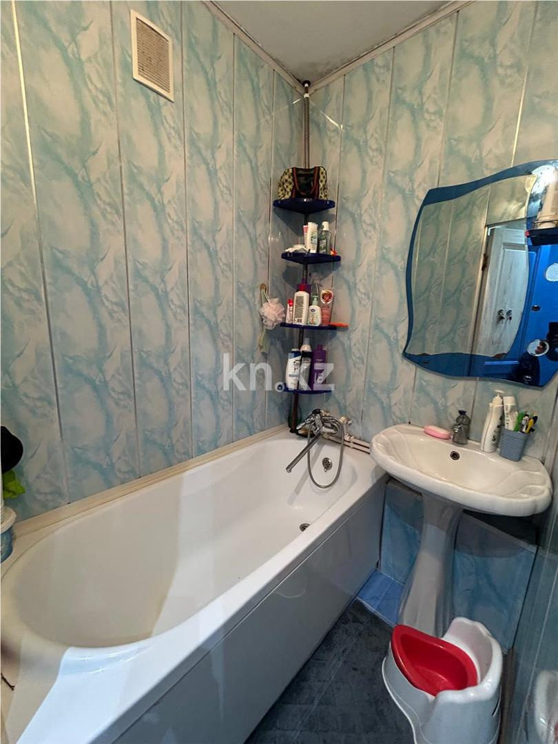 Продажа 3-комнатной квартиры, 63 м², мкр-н 16 в Караганде - фото 9