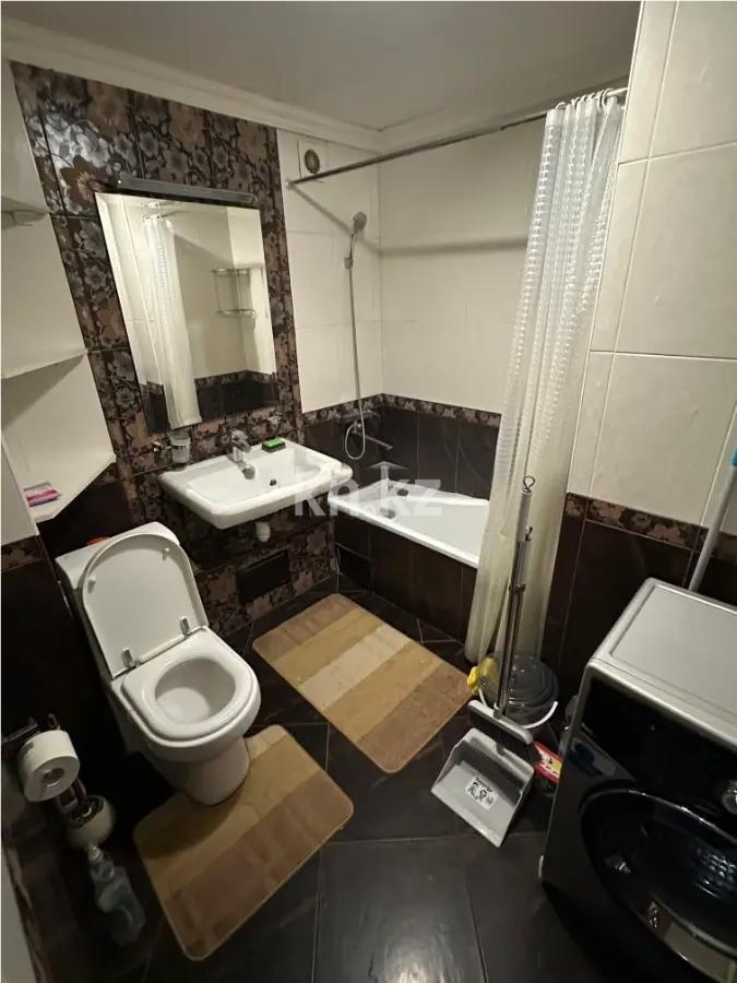 Продажа 3-комнатной квартиры, 57 м², ул. Сатпаева, дом  18в в Алматы - фото 4