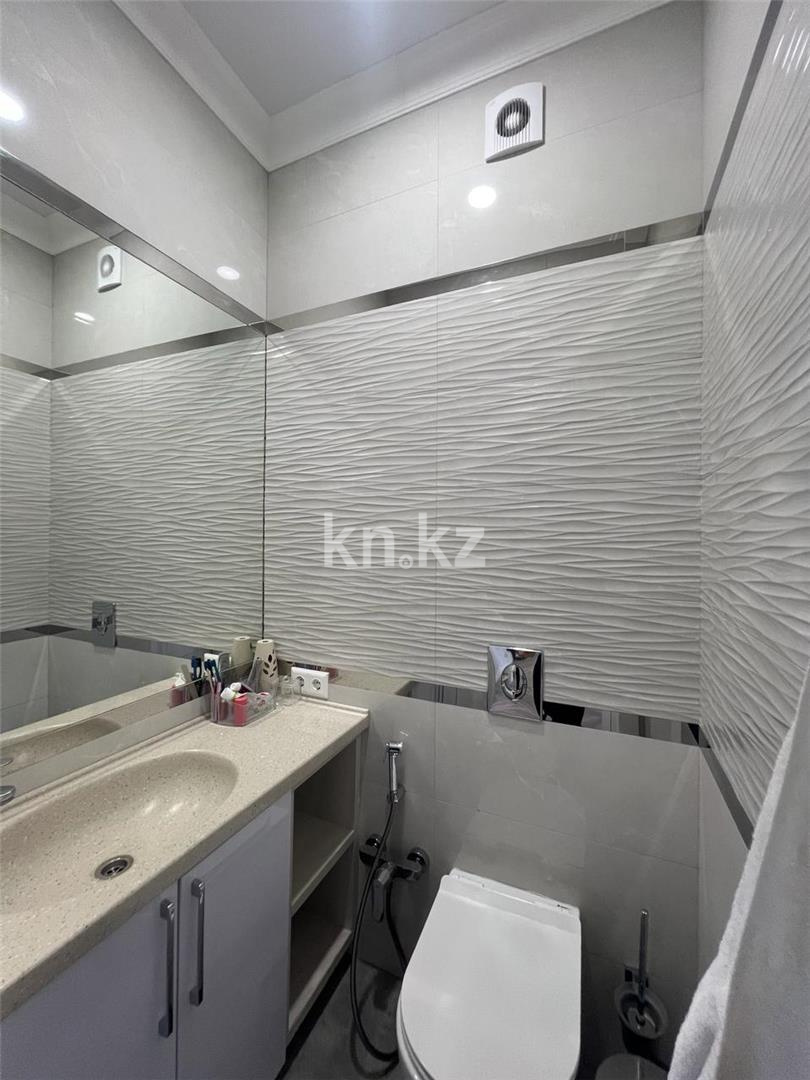 Продажа 3-комнатной квартиры, 94 м², ул. Сатыбалдина, дом  30 в Караганде - фото 19