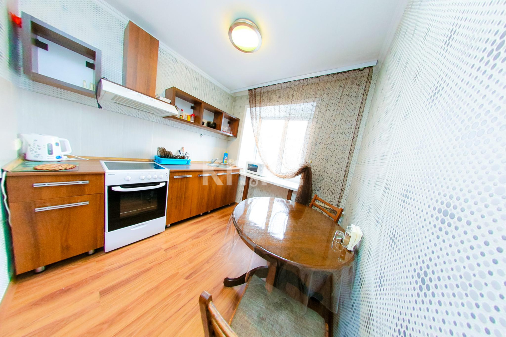 Аренда 2-комнатной квартиры посуточно, 50 м², ул. Кайсенова, дом  123 в Усть-Каменогорске - фото 10