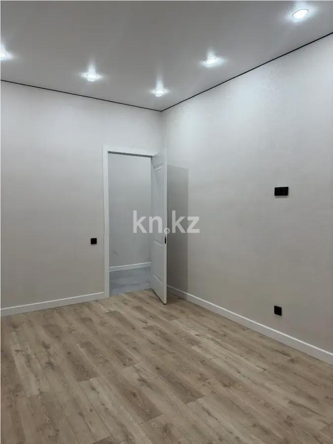 Продажа 1-комнатной квартиры, 41 м², 067 учетный квартал, дом  ст502 в Караганде - фото 3