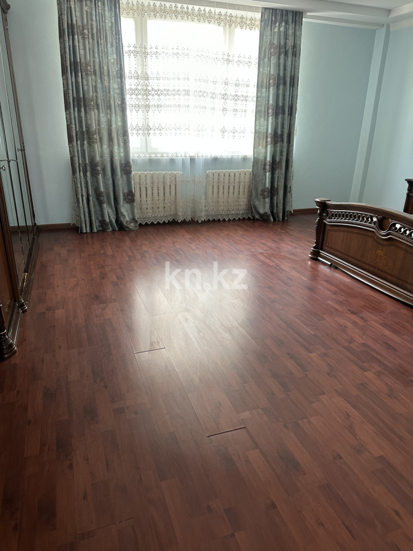 Аренда 3-комнатной квартиры, 140 м², ул. Кунаева, дом  14 в Астане - фото 2