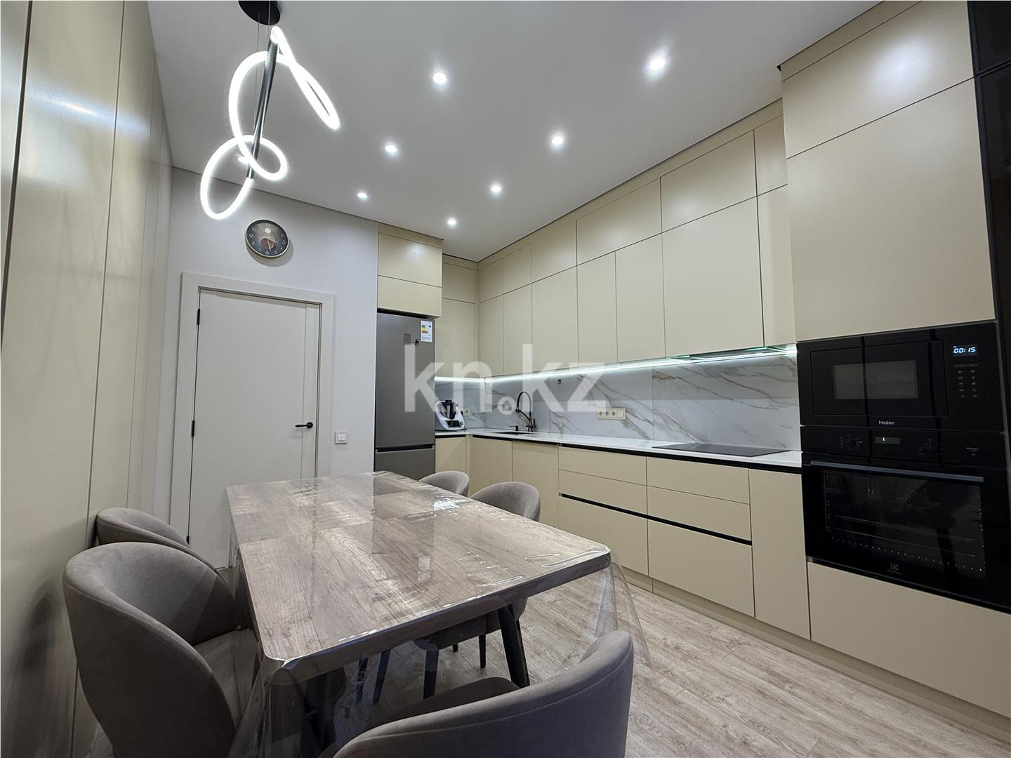 Продажа 3-комнатной квартиры, 88 м², ул. Букетова, дом  3/4 в Караганде - фото 22