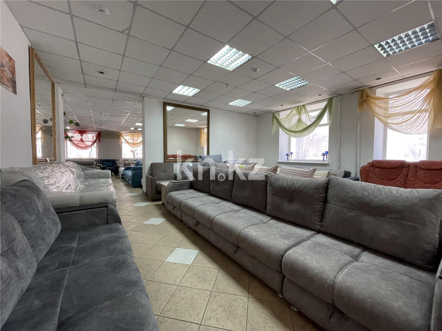 Продажа , 277.3 м², ул. Аманжолова в Караганде