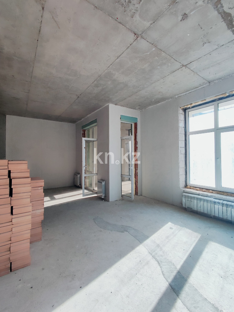 Продажа 3-комнатной квартиры, 92 м², ул. Аманжолова, дом  100 в Караганде - фото 10