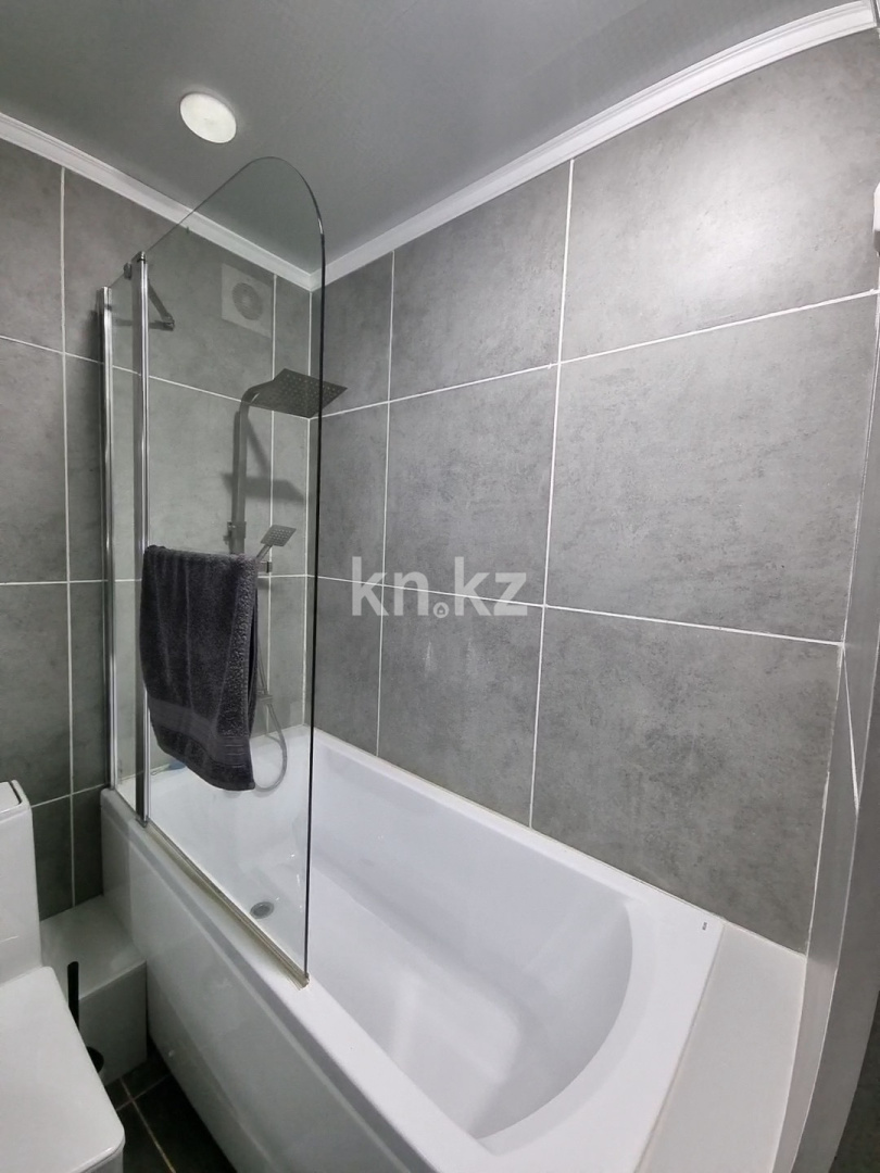 Аренда 1-комнатной квартиры посуточно, 40 м², ул. Каженбаева, дом  3 в Атырау - фото 12