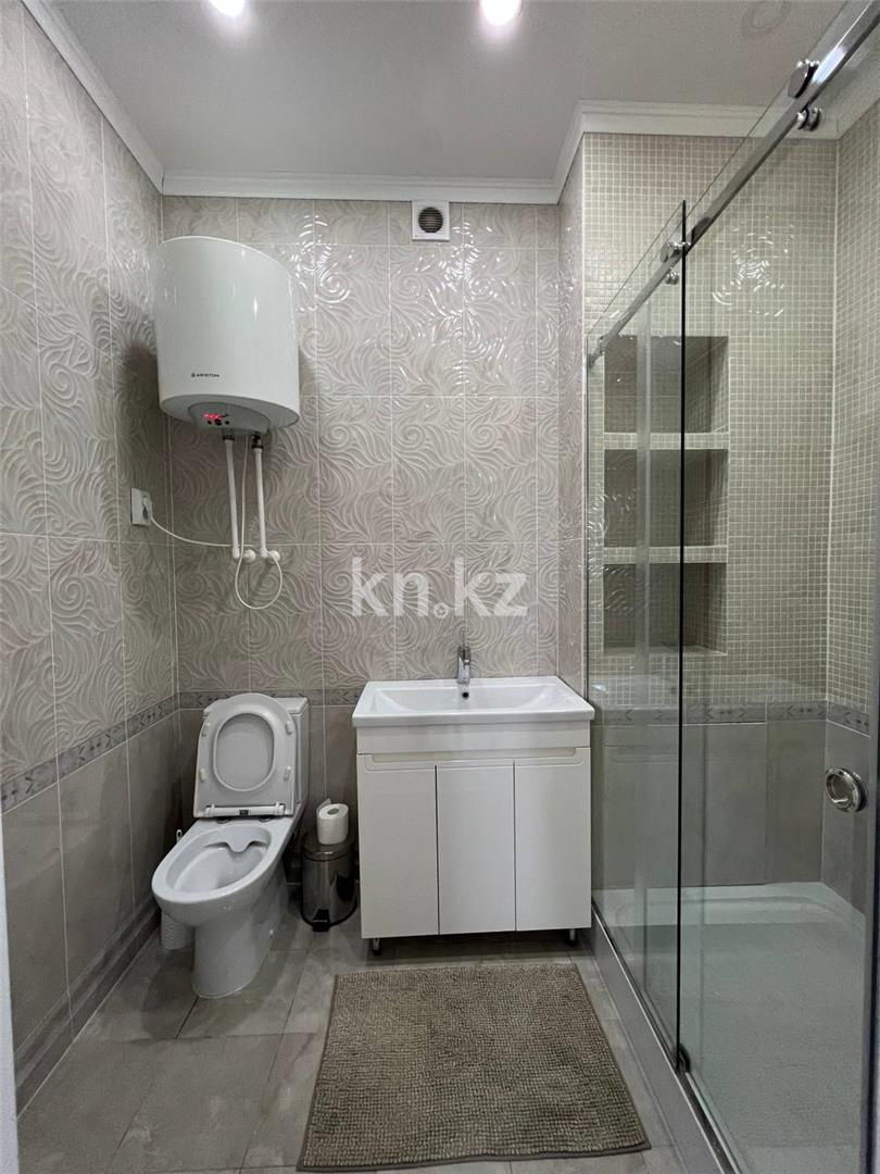 Продажа 4-комнатной квартиры, 124 м², ул. Аманжолова, дом  96/1 в Караганде - фото 13