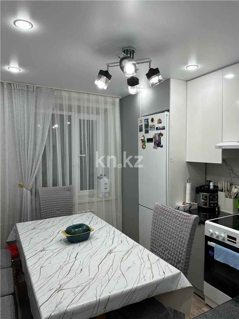 Продажа 3-комнатной квартиры, 64 м², мкр. Восток-3 в Караганде - фото 10