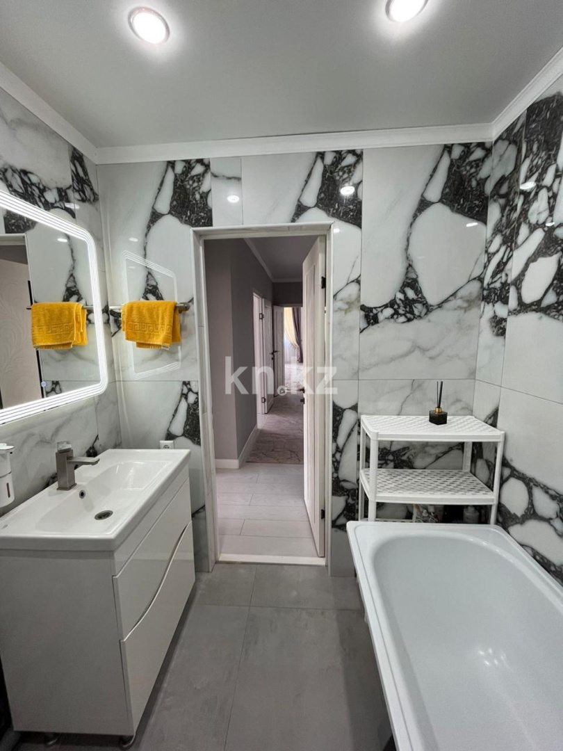 Продажа 2-комнатной квартиры, 72 м² в Уральске