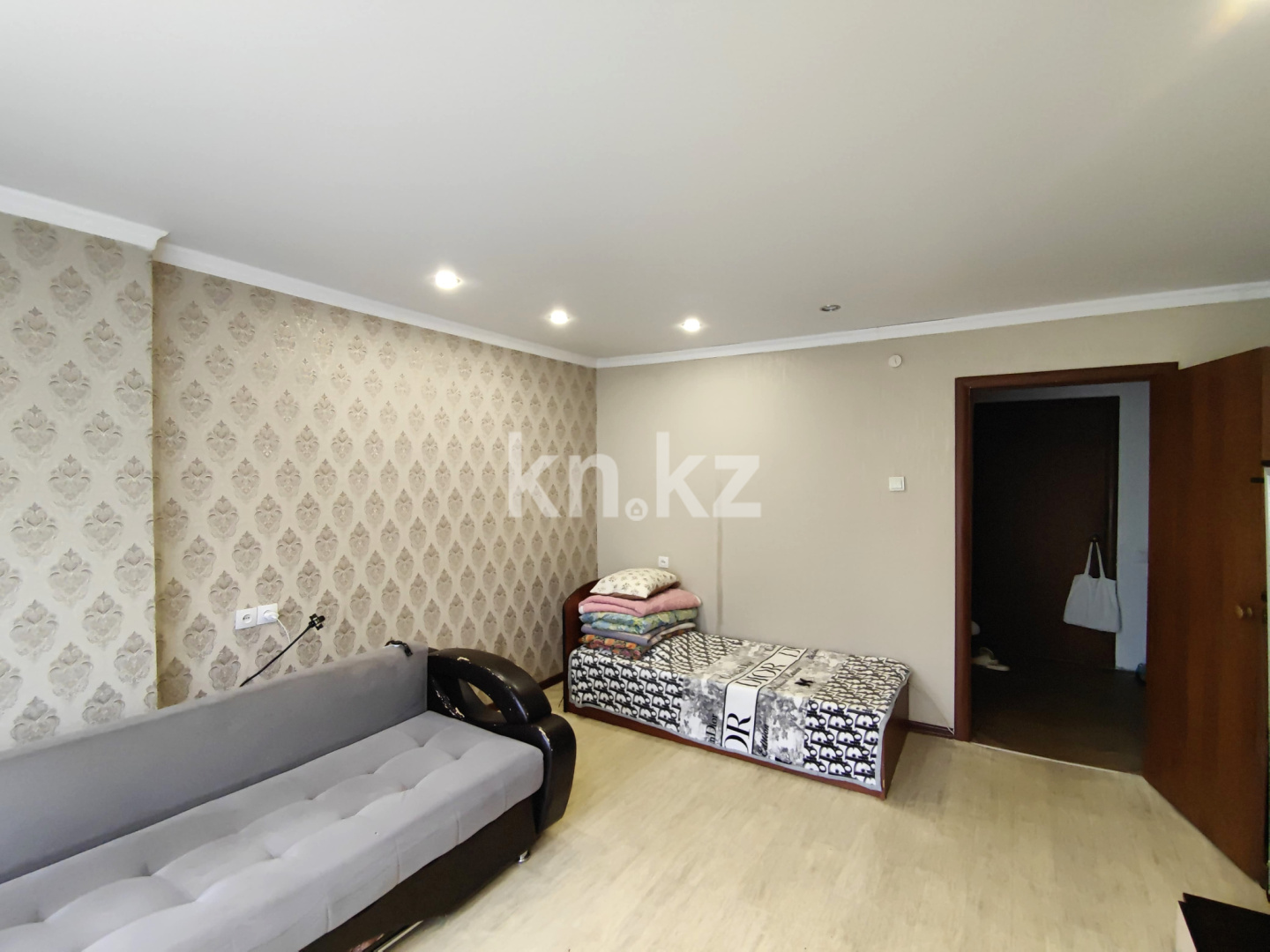 Продажа 1-комнатной квартиры, 34 м², пр. Бухар-жырау, дом  96 в Караганде - фото 4