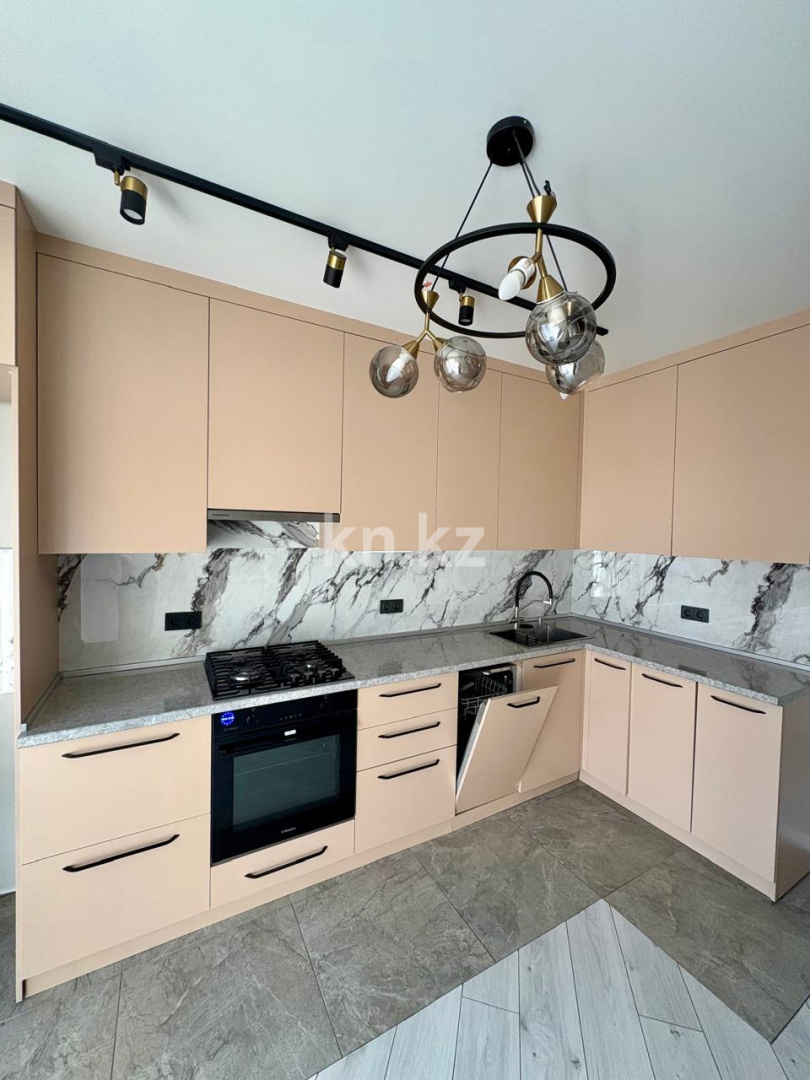 Продажа 2-комнатной квартиры, 56 м², Сейфуллина в Алматы - фото 2
