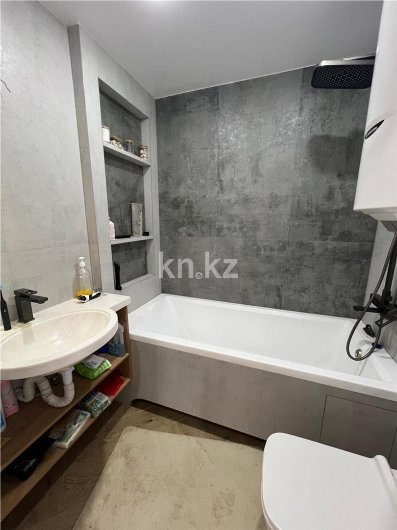 Продажа 4-комнатной квартиры, 76 м² в Караганде - фото 17