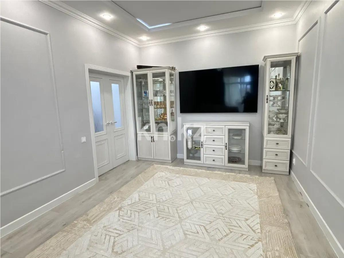 Продажа 3-комнатной квартиры, 95 м², ул. Муканова, дом  1/9 в Караганде - фото 3