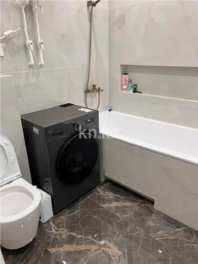 Продажа 2-комнатной квартиры, 65 м², ул. Ашимова, дом  15 в Караганде - фото 3