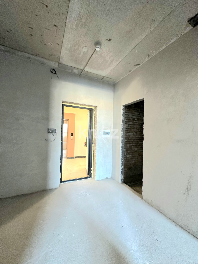 Продажа 2-комнатной квартиры, 79 м², ул. Байтерекова, дом  2б в Шымкенте - фото 22